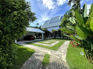 For sale 4 bedrooms villa in Thalang, Phuket