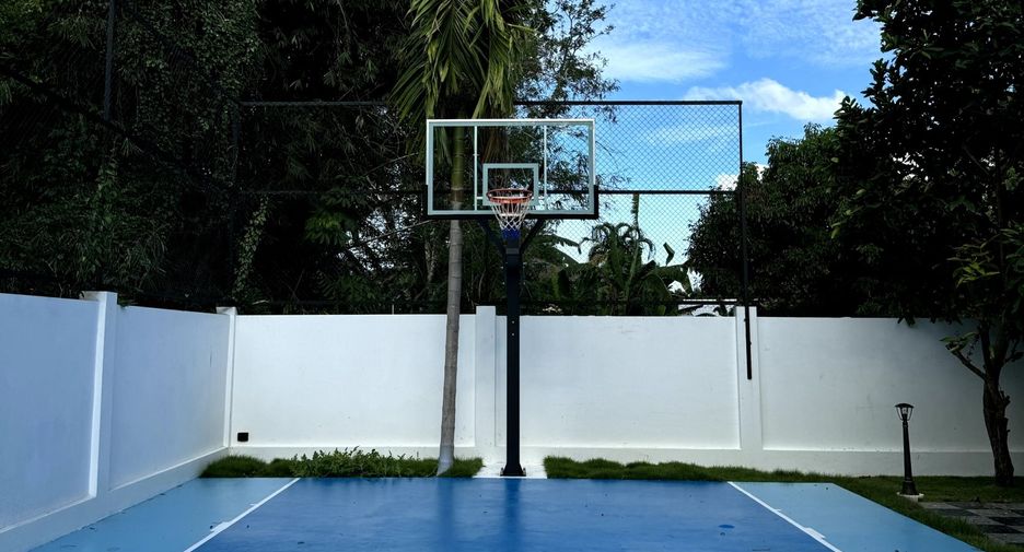 For sale 4 bedrooms villa in Thalang, Phuket