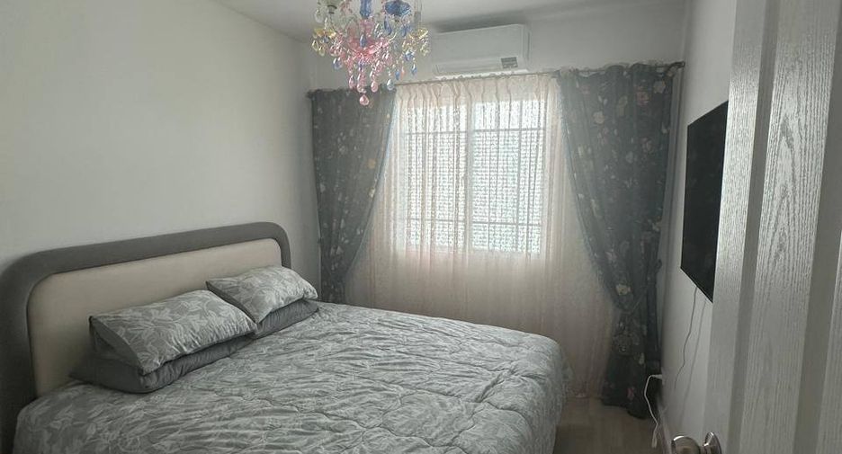 For sale 3 bedrooms townhouse in Huay Yai, Pattaya