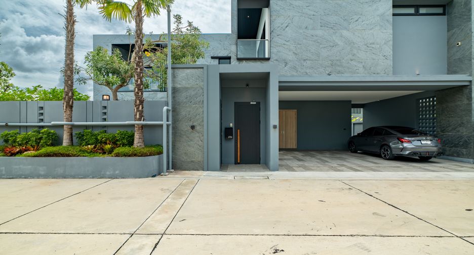 For sale 4 ベッドルーム house in Bang Lamung, Chonburi