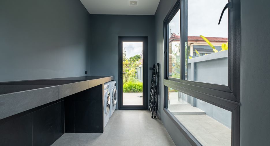 For sale 4 ベッドルーム house in Bang Lamung, Chonburi