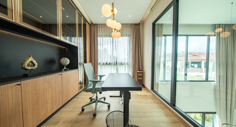 For sale 4 ベッドルーム house in Bang Lamung, Chonburi