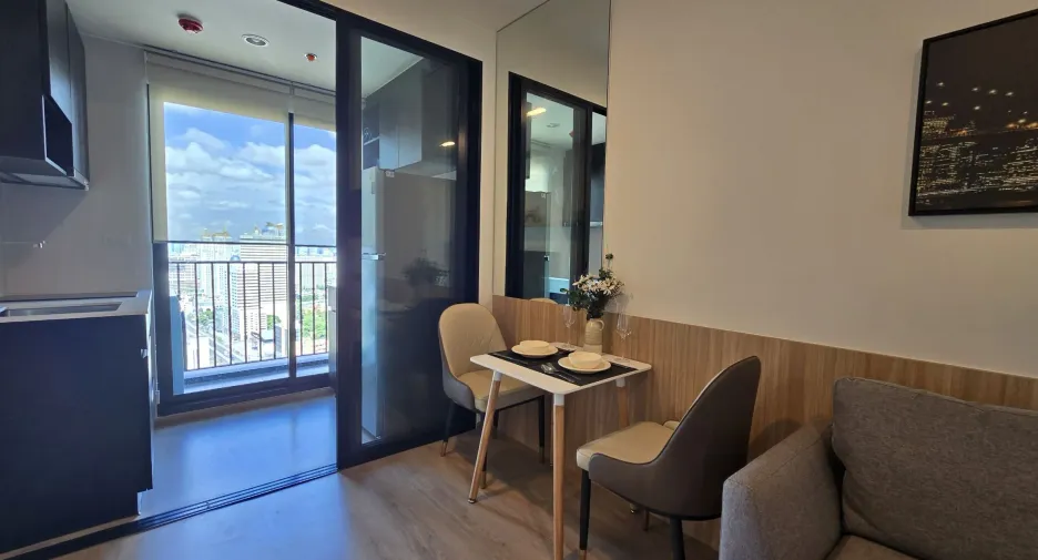 For rent 1 bed condo in Huai Khwang, Bangkok