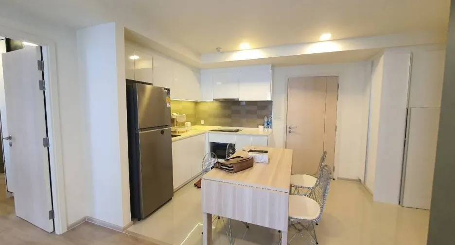Wohnung zur Miete mit 2 Zimmer in Huai Khwang, Bangkok