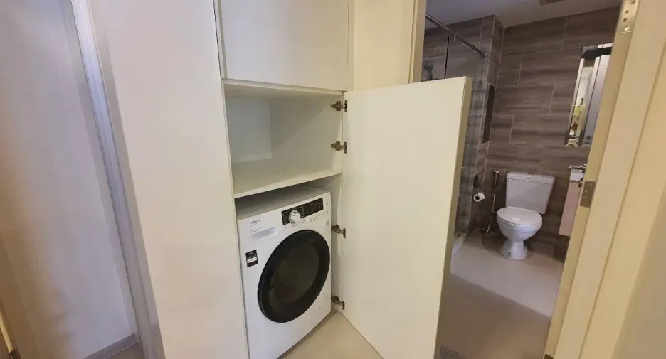 Wohnung zur Miete mit 2 Zimmer in Huai Khwang, Bangkok