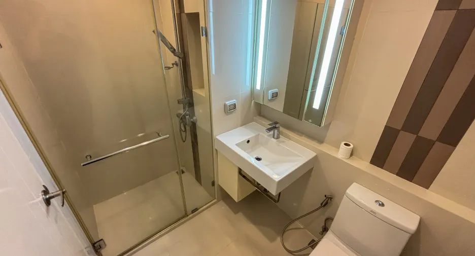 Wohnung zum Kauf und zur Miete mit 2 Zimmer in Phra Khanong, Bangkok