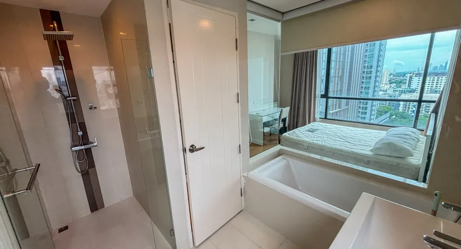 Wohnung zum Kauf und zur Miete mit 2 Zimmer in Phra Khanong, Bangkok
