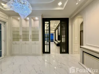 Casa en venta y en alquiler de 4 habitaciones en Bang Khun Thian, Bangkok