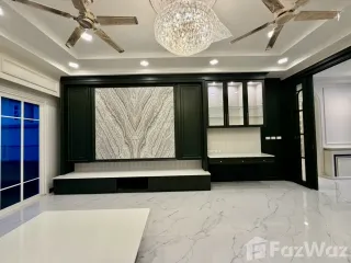Casa en venta y en alquiler de 4 habitaciones en Bang Khun Thian, Bangkok
