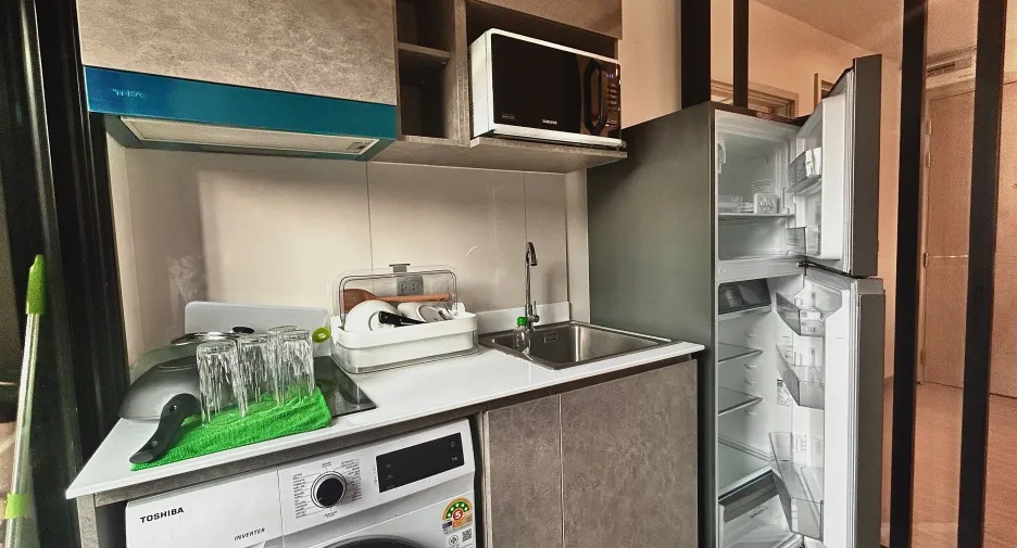 For sale 2 ベッドルーム condo in Mueang Samut Prakan, Samut Prakan