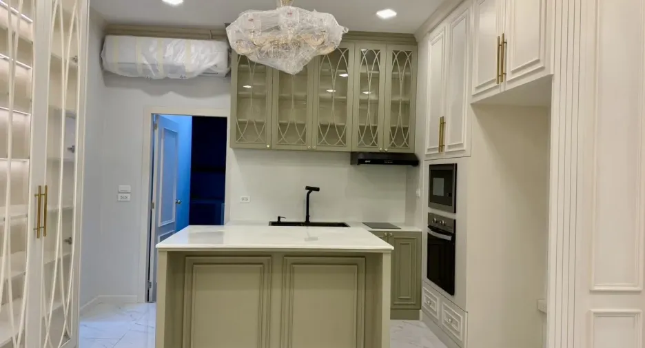 Casa en venta y en alquiler de 4 habitaciones en Bang Khun Thian, Bangkok