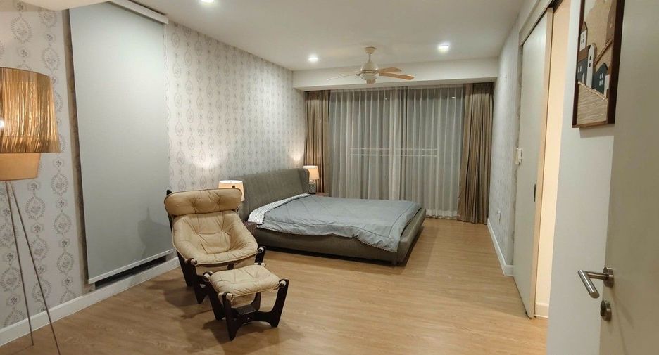 Casa en alquiler de 4 habitaciones en Saphan Sung, Bangkok