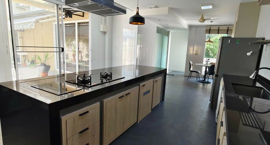 Casa en alquiler de 4 habitaciones en Saphan Sung, Bangkok