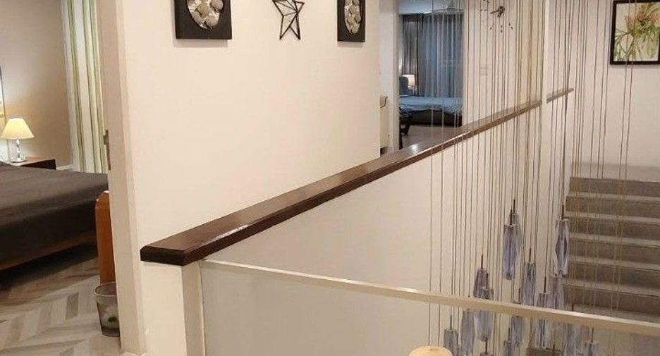 Casa en alquiler de 4 habitaciones en Saphan Sung, Bangkok