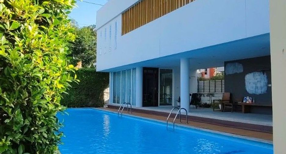 Casa en alquiler de 4 habitaciones en Saphan Sung, Bangkok