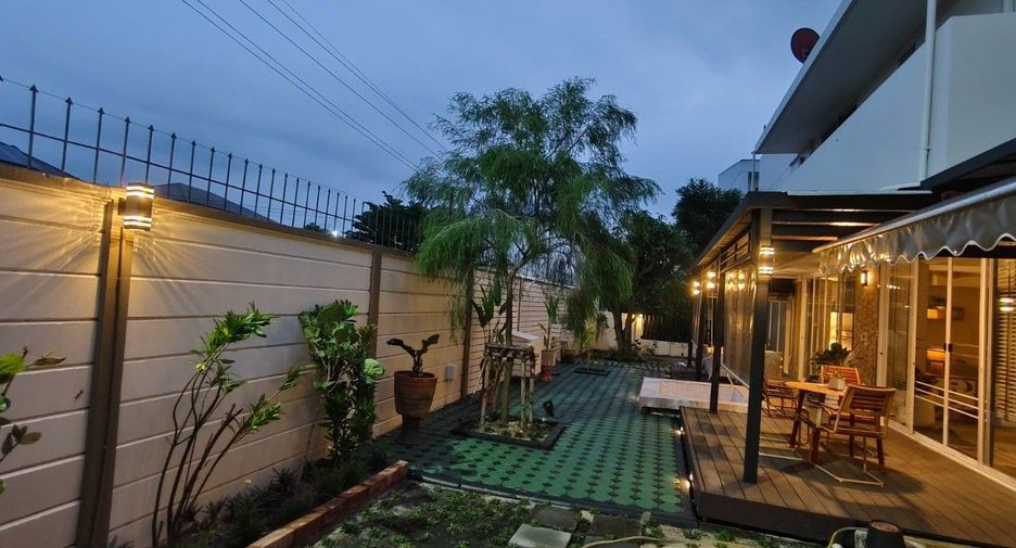 Casa en alquiler de 4 habitaciones en Saphan Sung, Bangkok