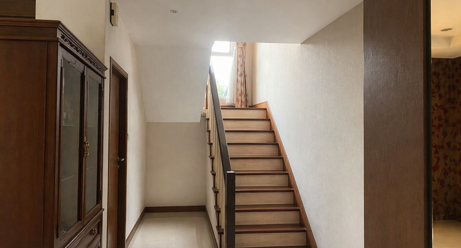 Haus zum Kauf mit 4 Zimmer in Sai Mai, Bangkok