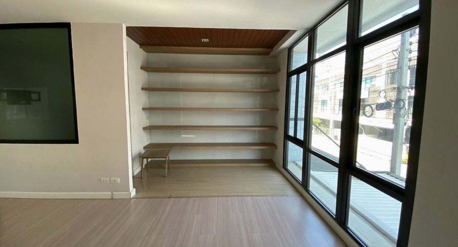 For sale and for rent 3 bedrooms townhouse in Bang Phli, Samut Prakan