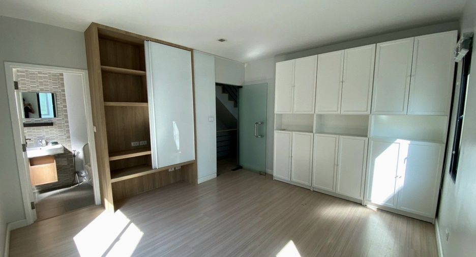 For sale and for rent 3 bedrooms townhouse in Bang Phli, Samut Prakan