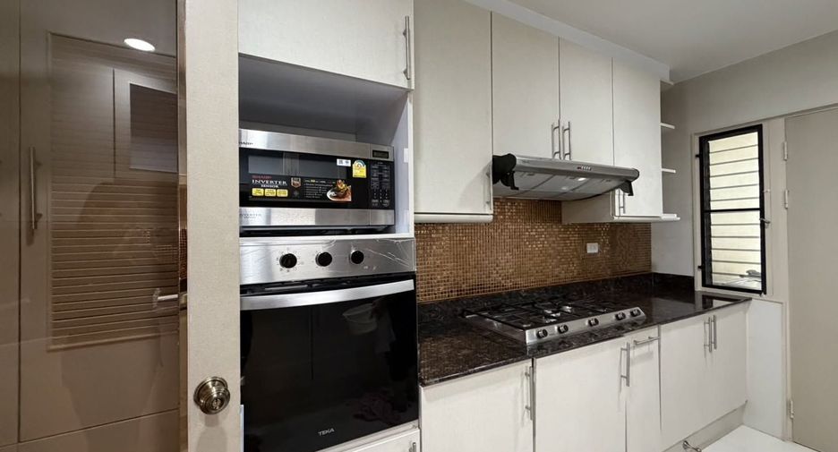 For rent 3 ベッドルーム apartment in Watthana, Bangkok