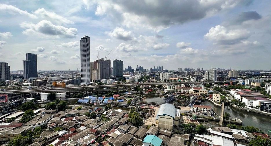 For sale 2 bedrooms condo in Khlong Toei, Bangkok