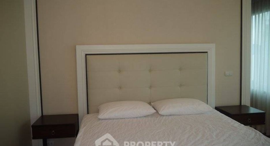 For sale 3 bedrooms condo in Khlong Toei, Bangkok