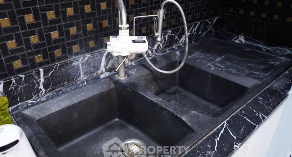 For sale 2 bedrooms condo in Suan Luang, Bangkok