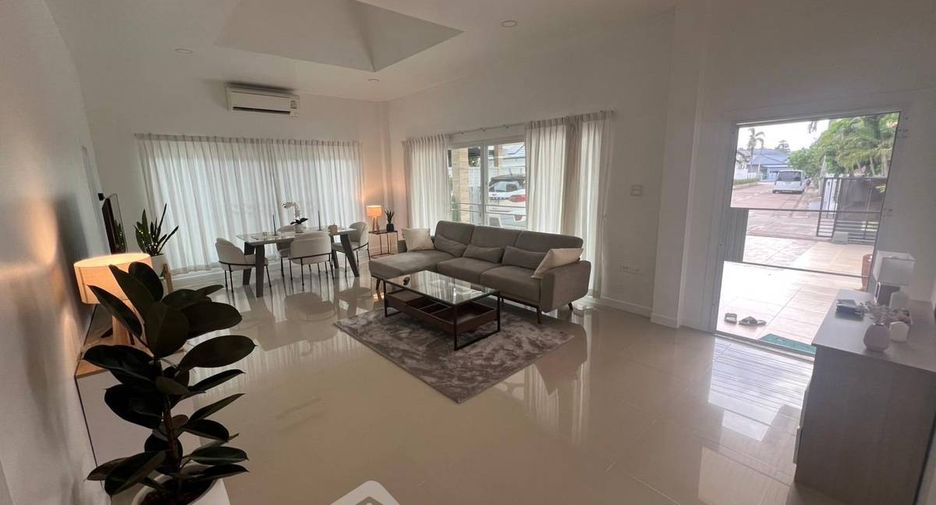 À louer et à vendre 3 chambres villa à Bang Lamung, Chonburi