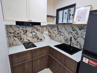 For rent and for sale 4 bedrooms townhouse in Saphan Sung, Bangkok