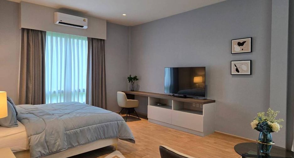 For sale 5 bedrooms house in Lat Krabang, Bangkok