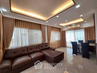 À louer et à vendre 4 chambres maison à Prawet, Bangkok