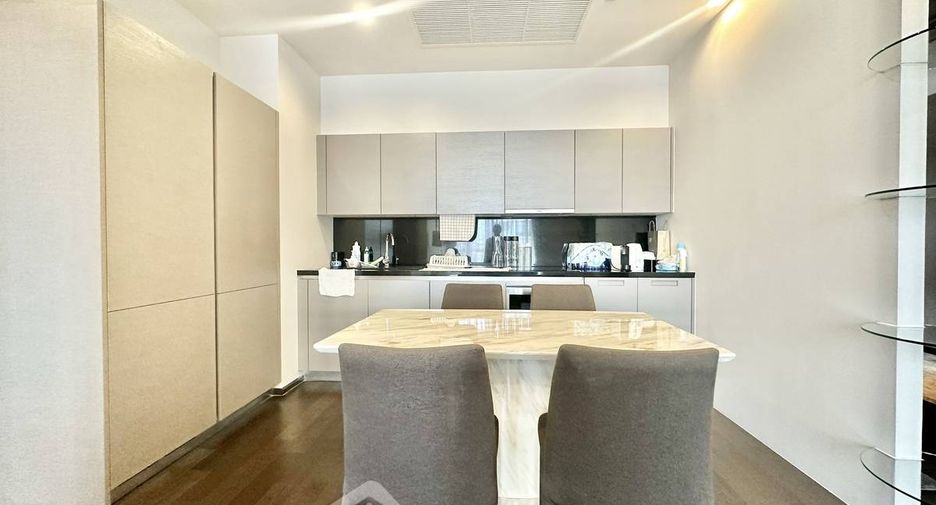 À vendre 2 chambres condo à Khlong Toei, Bangkok