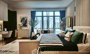 For sale 6 bedrooms house in Thawi Watthana, Bangkok