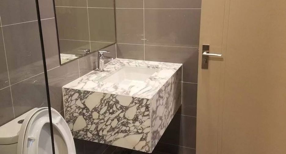 For sale 1 bed condo in Pathum Wan, Bangkok