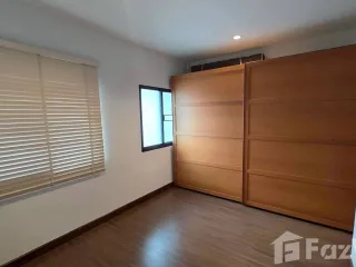 À vendre et à louer 5 chambres maison à Prawet, Bangkok