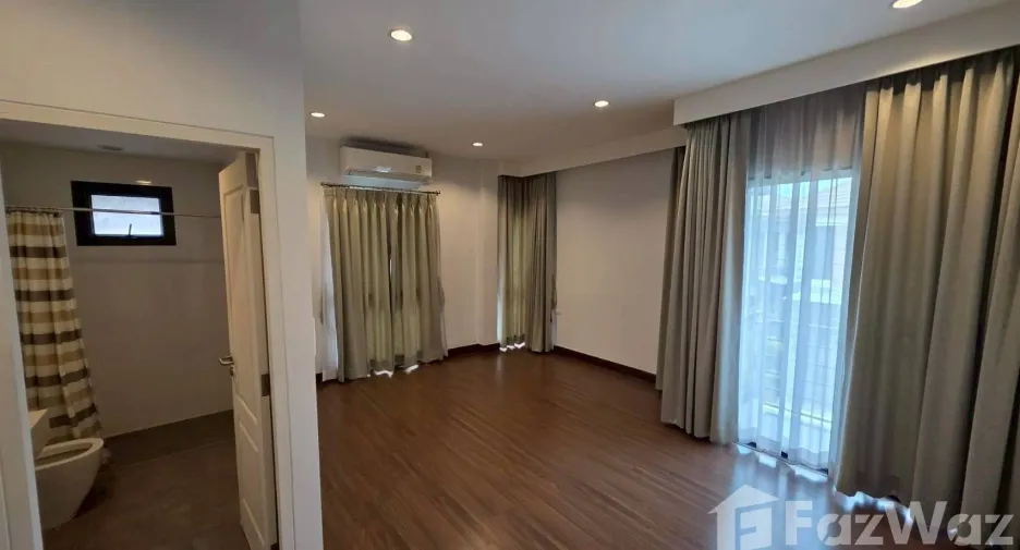 Haus zum Kauf und zur Miete mit 5 Zimmer in Prawet, Bangkok