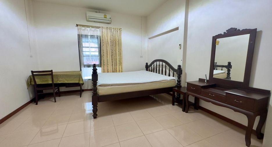 À louer 3 chambres maison à Mueang Phangnga, Phang Nga