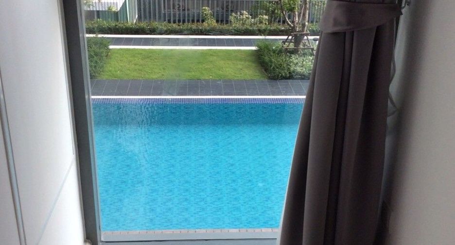 À vendre 2 chambres condo à Phra Khanong, Bangkok