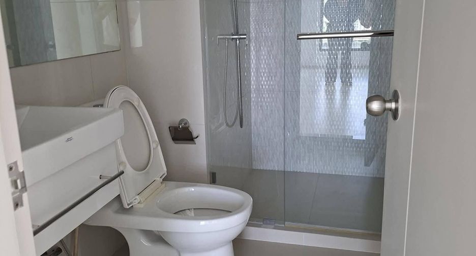 For sale 2 bedrooms condo in Khlong Toei, Bangkok