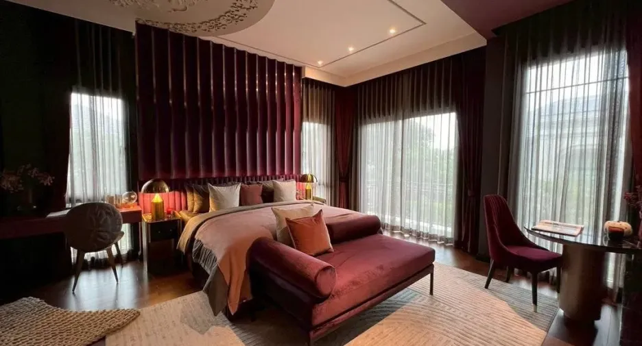 Casa en venta y en alquiler de 5 habitaciones en Taling Chan, Bangkok