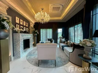 Casa en venta y en alquiler de 5 habitaciones en Taling Chan, Bangkok