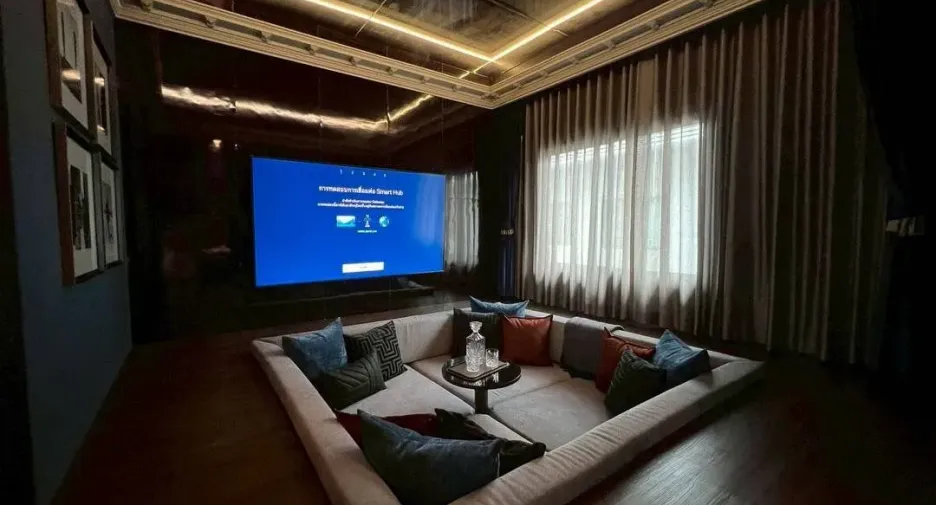 Casa en venta y en alquiler de 5 habitaciones en Taling Chan, Bangkok
