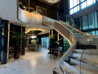 Casa en venta y en alquiler de 5 habitaciones en Taling Chan, Bangkok