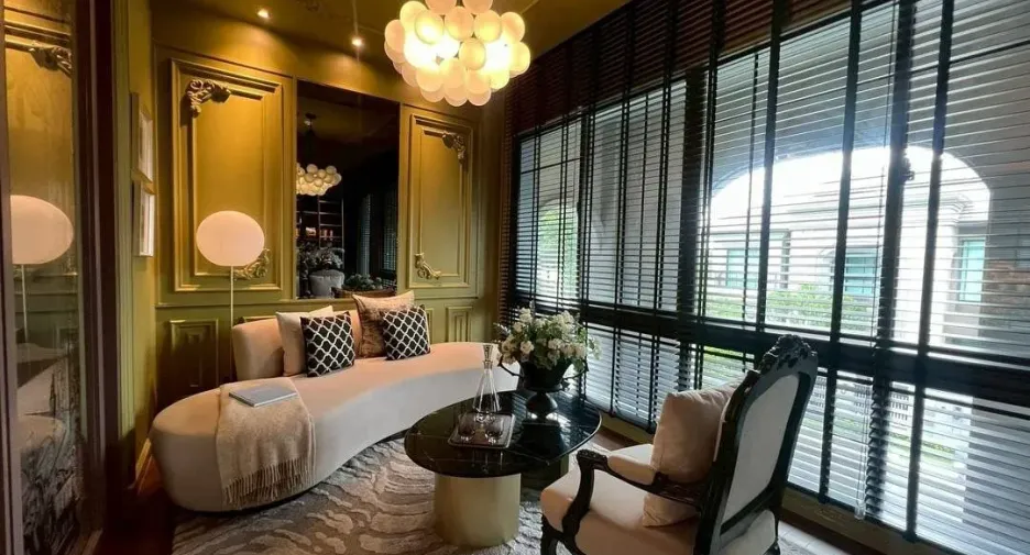 Casa en venta y en alquiler de 5 habitaciones en Taling Chan, Bangkok