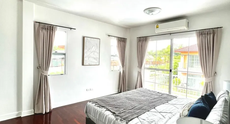 For rent 3 bedrooms villa in Mueang Phuket, Phuket