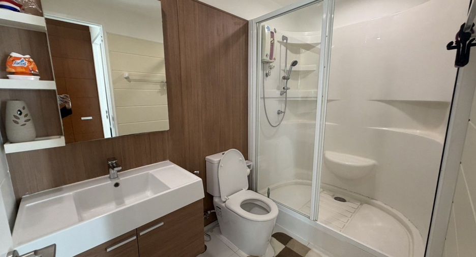 Wohnung zur Miete mit 2 Zimmer in Khlong San, Bangkok