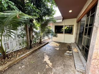 出售 和 出租 1 卧室 独立屋 在 Bang Lamung, Chon Buri