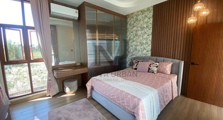 For sale 5 ベッドルーム villa in Bang Lamung, Chonburi