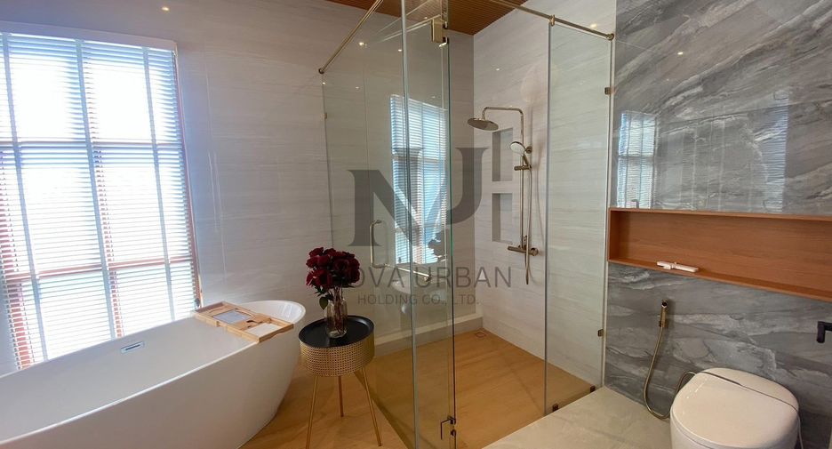 For sale 5 ベッドルーム villa in Bang Lamung, Chonburi