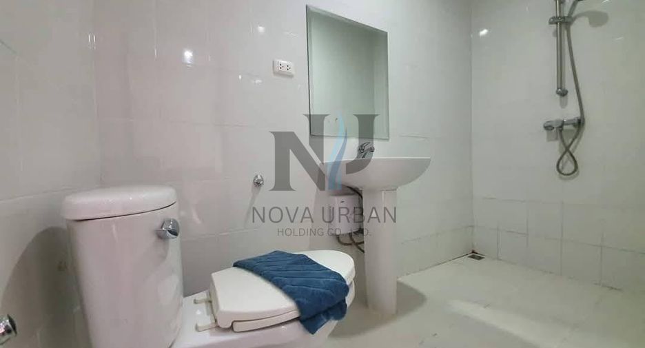 Reihenhaus zur Miete mit 4 Zimmer in Bang Lamung, Chonburi